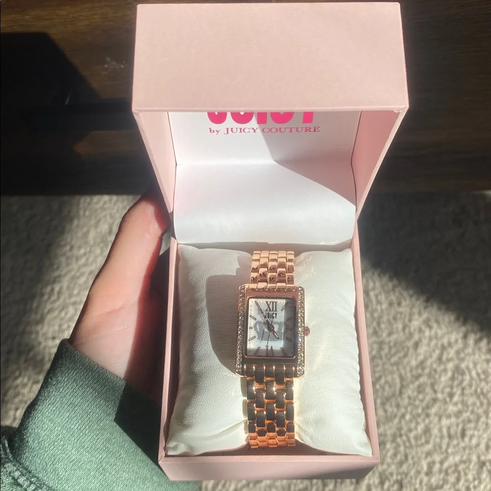 New In Box Working Beautiful Juicy Couture Rose Gold Watch With Rhinestones - Picture 2 of 8